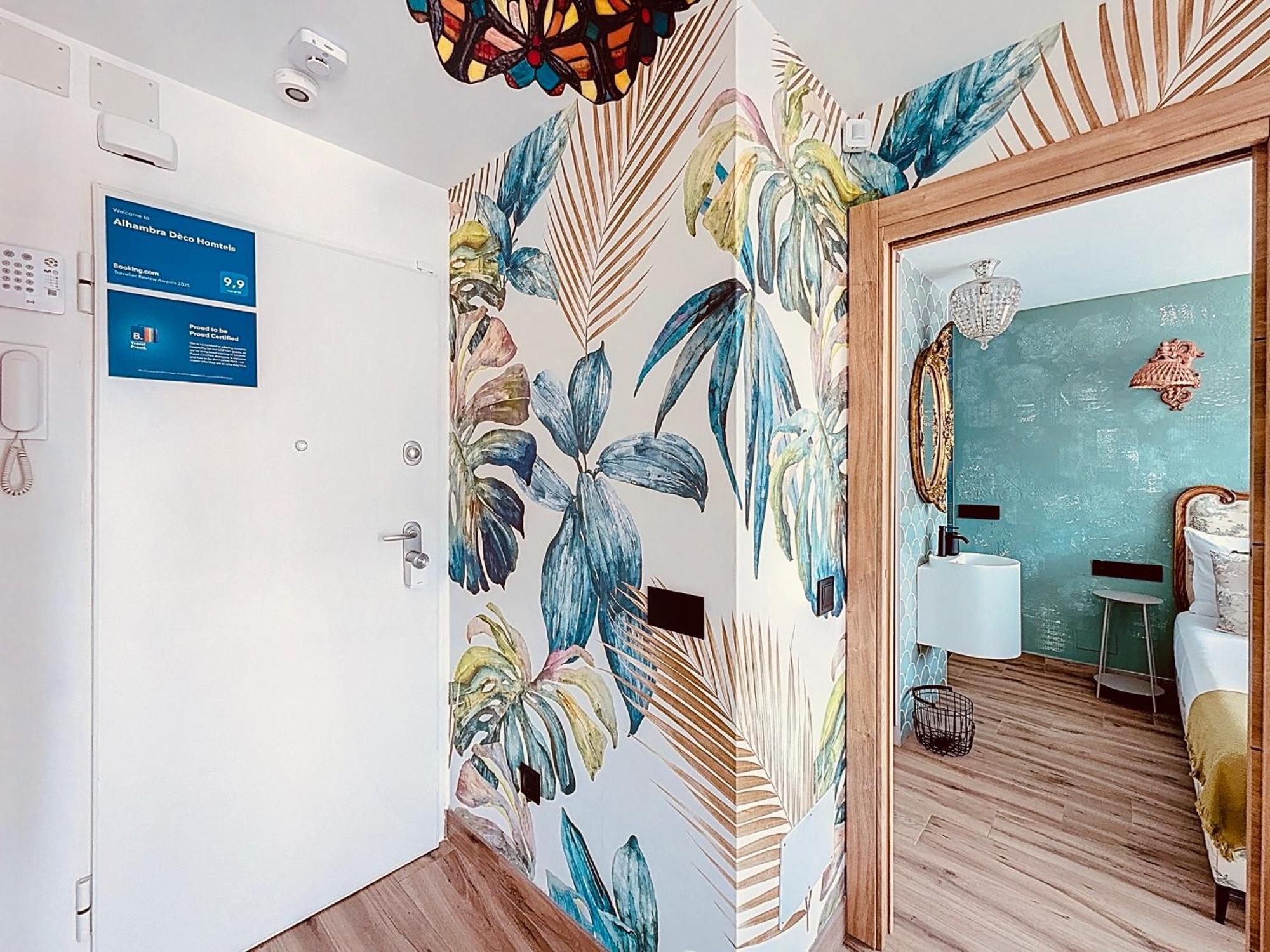 Alhambra Deco Homtels