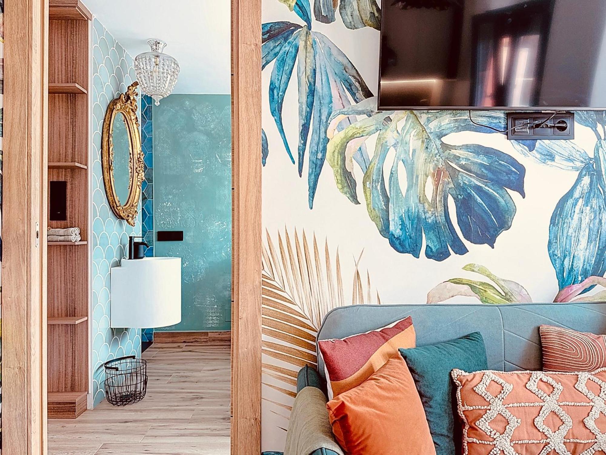 Alhambra Deco Homtels *