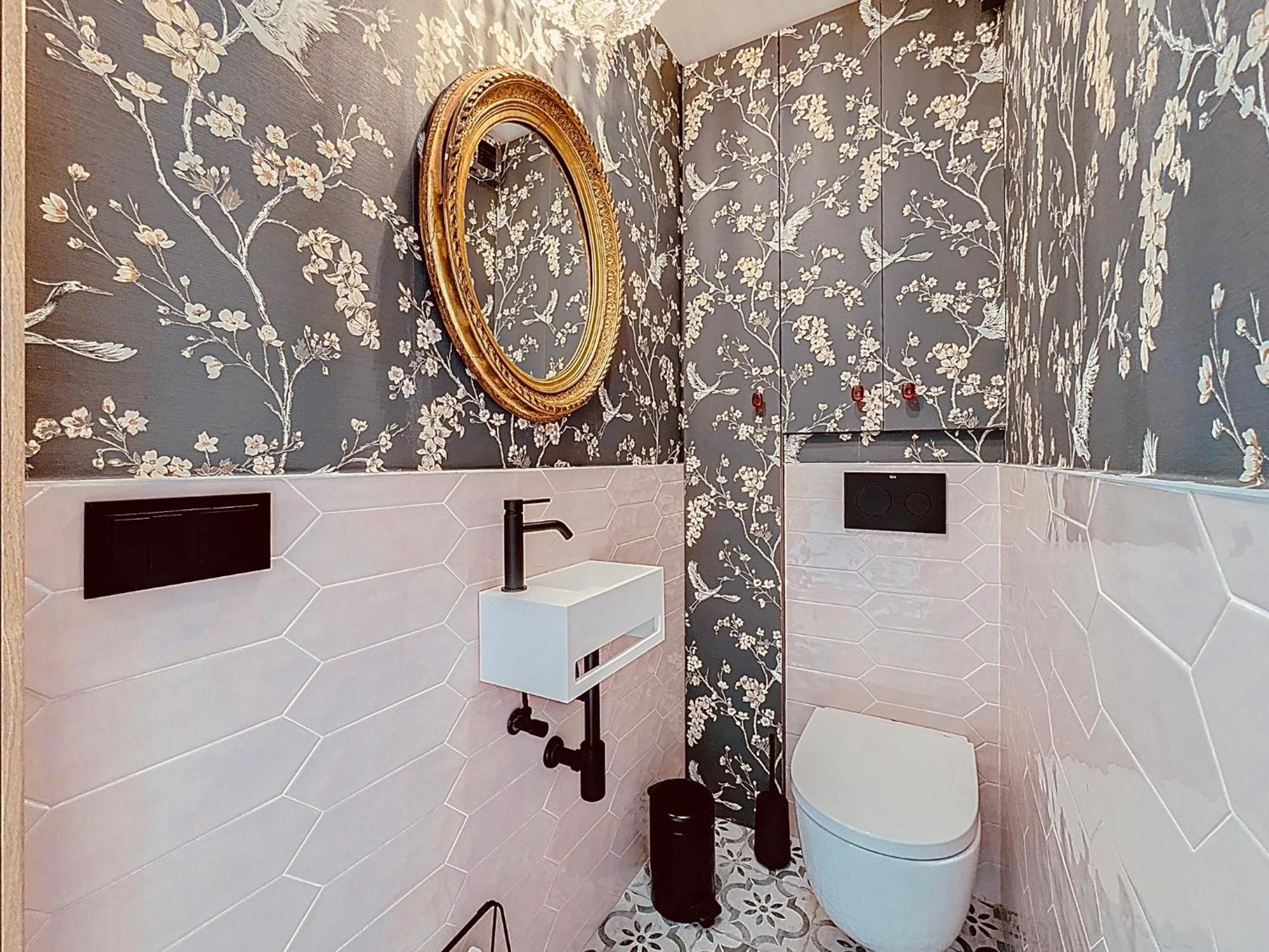 Alhambra Deco Homtels *